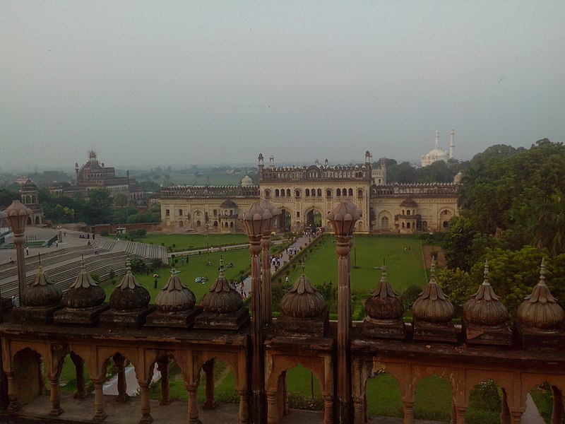 File:Imambada lucknow.jpg