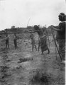 Indianska bågskyttar. Foto, Erland Nordenskiöld 1908. Rio Pilcomayo, Bolivianska Chaco - SMVK - 004710.tif