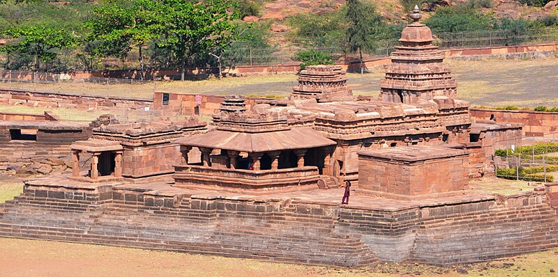 File:Jain Caves at Badami, Karnataka, India 18.jpg