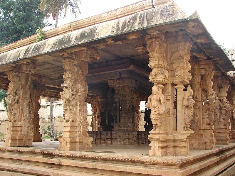 File:Kalyana Mantapa (hall) in Someshvara temple at Kolar.JPG