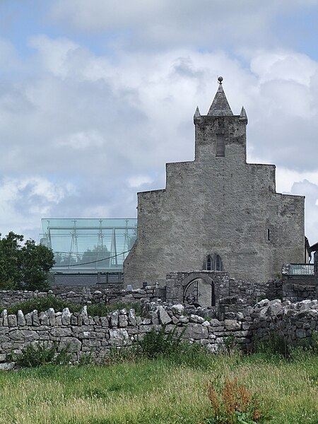 File:Kilfenora cathedral.JPG