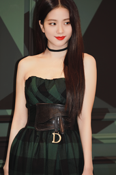 Jisoo at the Dior Pop-Up Store Opening Event in 2019 Kim Ji-soo at the Dior Pop-Up Store Opening Event on August 19, 2019 (5).png