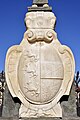 English: Stone relief of the Carinthian coat of arms at the western end of the fountain Deutsch: Steinrelief des Kärntner Wappens am Brunnen-Westende