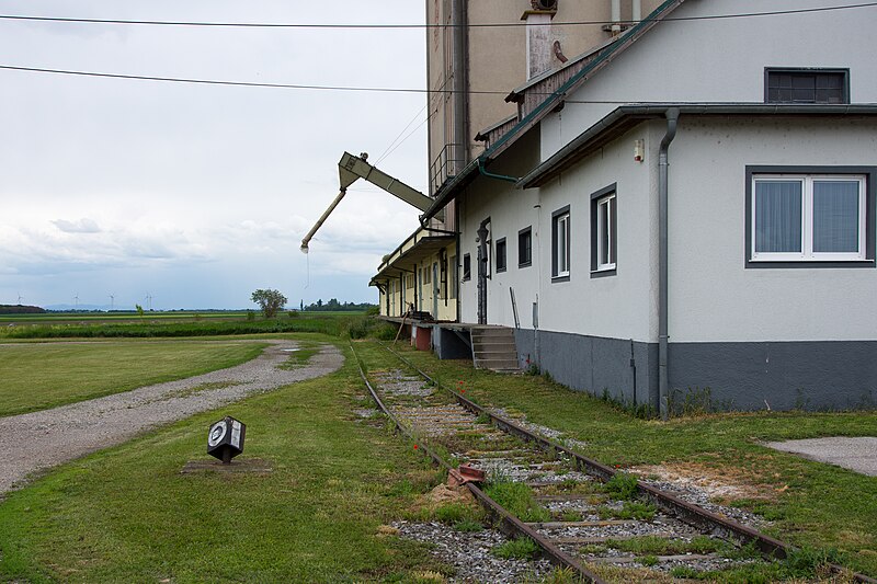 File:Kopfstetten-Eckartsau AB Lagerhaus 1.jpg