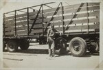 Миниатюра для Файл:Kurt Johanssen in front of Bertha, the first road train, 1948.tif