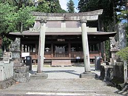Kuzuhachiman Shrine.jpg