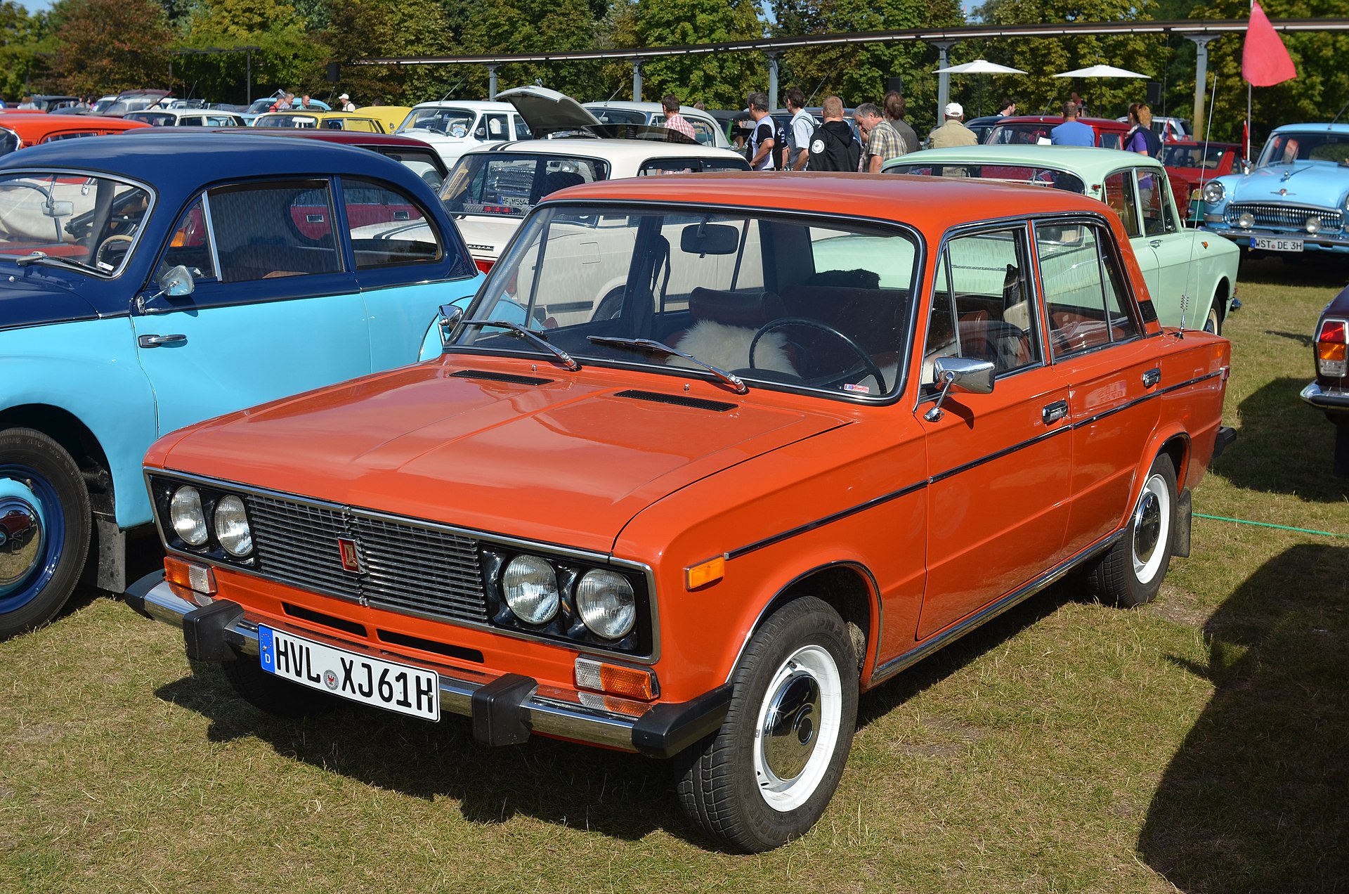 1920px-Lada_%287906678894%29_%282%29.jpg