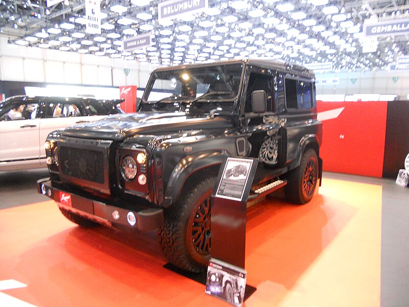 File:Land Rover Defender 2.2 TDCI XS 90 - Chelsea Wide Track Concept 17 LE.jpeg