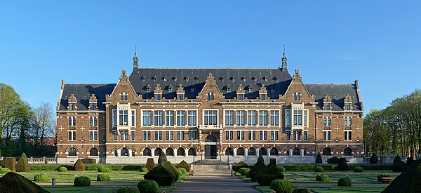 The Université d'Artois' campus in Lens sits in the ancient headquarters of Compagnie des mines.