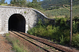 Entrée du tunnel de Saint-Julien (PK 213.195 , 425m), en direction de Modane / Saint-Julien-Mont-Denis