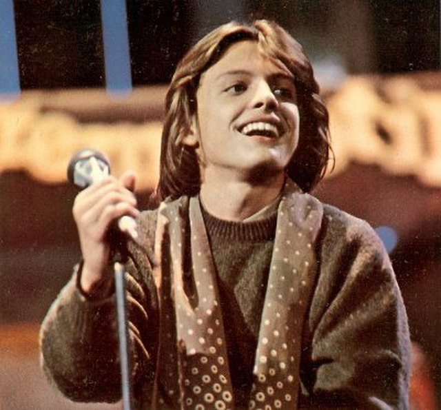 Miguel performing at the 1985 Sanremo Festival