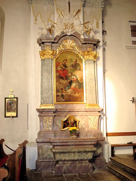 File:Mönchhof Seitenaltar.JPG