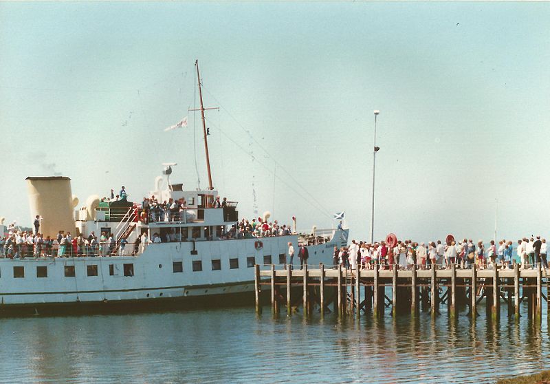 File:MV Balmoral, Portaferry, County Down, June 1988 (03).jpg