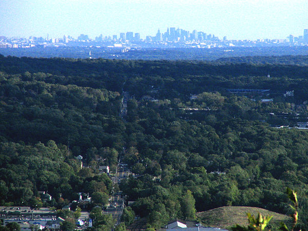 Franklin Turnpike in Mahwah with the Manhattan skyline 30 miles (48 km) distant.