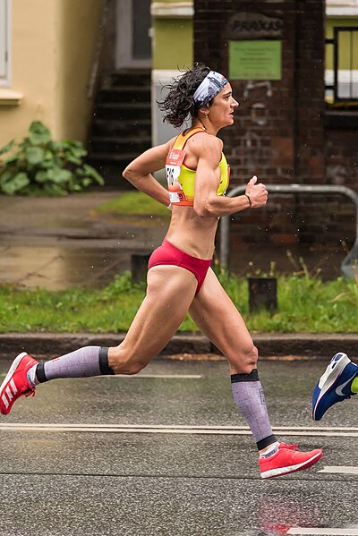 File:Marta Esteban at Hamburg Marathon 2019.jpg