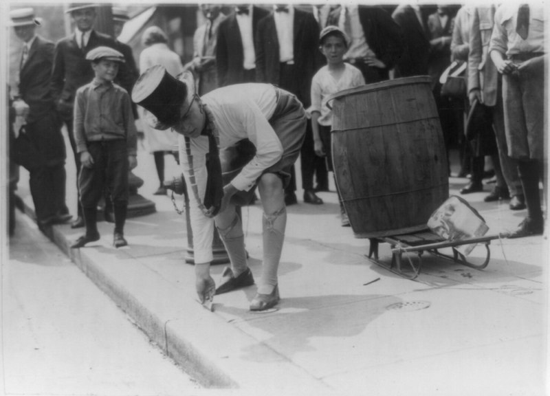 File:Measuring F Street in the National Capitol during the rush hours of the afternoon with a one foot rule, was the initiation stunt wished on this applicant for membership in a local college LCCN90708933.tif