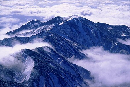 Tập tin:Mount Bessan from Mount Haku 2001-11-7.jpg