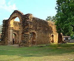 Natividade - (TO) - Ruinas da Igreja de N. S. dos Pretos.JPG