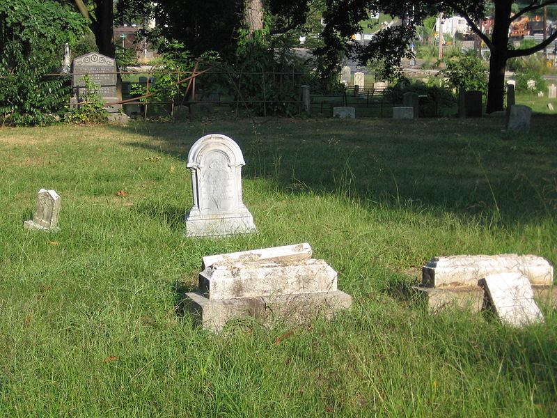 File:NorwalkCtPineIsCemetery09032007.JPG