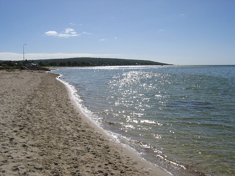 File:OIC dunsborough town beach.jpg