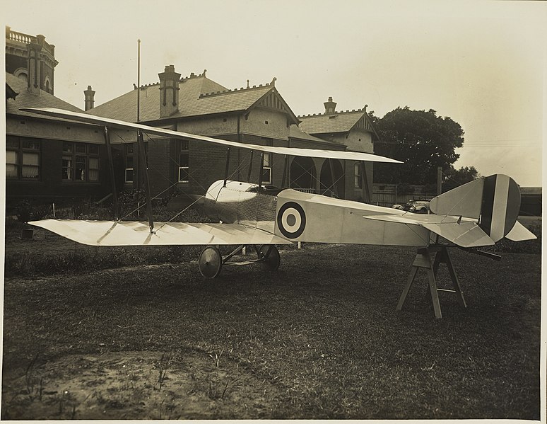 File:Oblique-left-rear-view-of-basil-watsons-biplane-on-the-lawn-outside-the-family-home-elsternwick-victoria-1916-975840-large.jpg