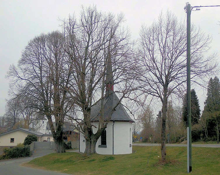 File:Odenspiel, Johanneskapelle.jpg