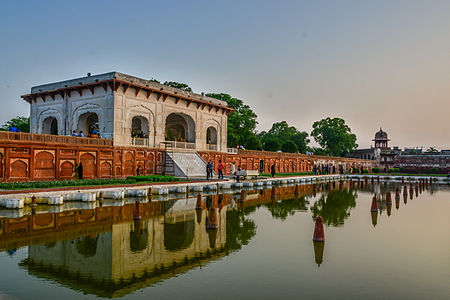 "One_of_the_Pavilion_of_Faiz_Bakhsh_Tarrace" by User:Muh.Ashar