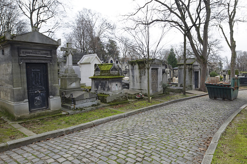 File:Père-Lachaise - chemin 06.jpg