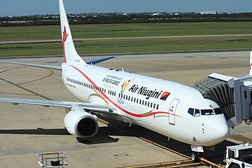 Datei:P2-PXE_Boeing_737-8BK_(cn_33024-1688)_Air_Niugini._(14595709760).jpg