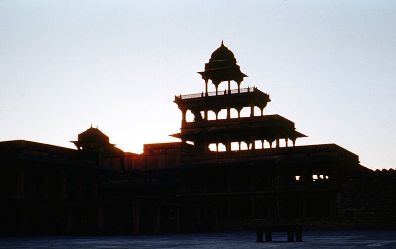 File:Panch Mahal - Fatehpur Sikri (1952) (16847445836).jpg