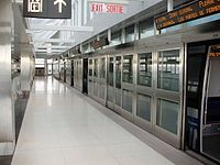 Станция Toronto Pearson Terminal 3[en] автоматизированной системы перевозки пассажиров в аэропорту Торонто Пирсон[en].