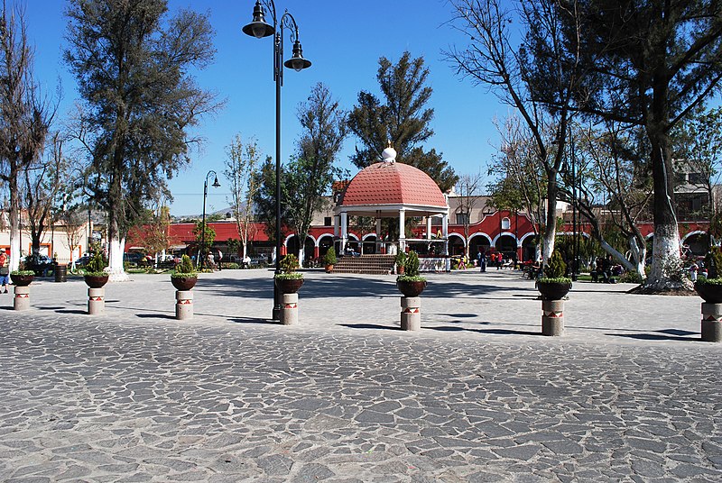 File:PlazaTeotiEdomex.JPG