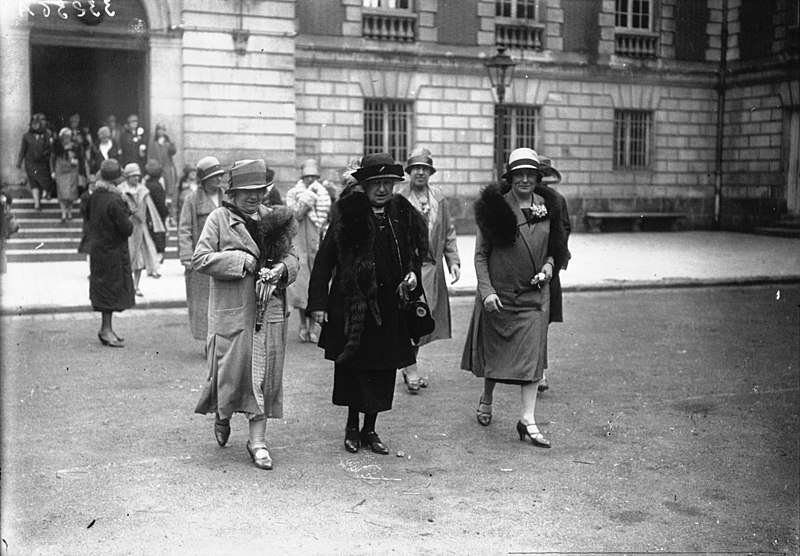 File:Première sortie de l'automobile Club féminin - la Duchesse d'Uzès à Rambouillet - (photographie de presse) - Agence Meurisse.jpg