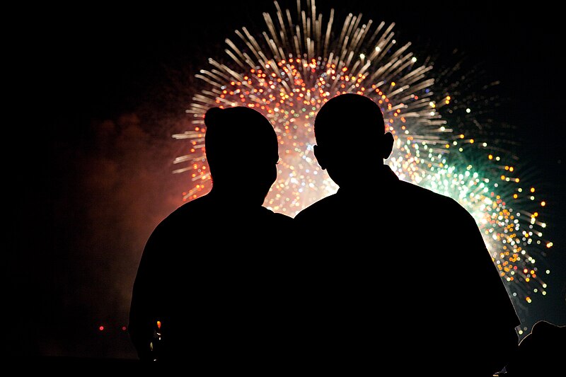 File:President and First Lady Obama watch fireworks 07-04-09.jpg