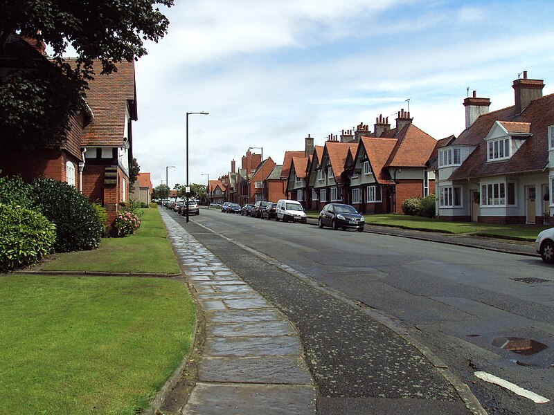 File:Primrose Hill, Port Sunlight.JPG