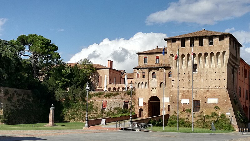 File:ROCCA ESTENSE Lugo di Romagna.jpg