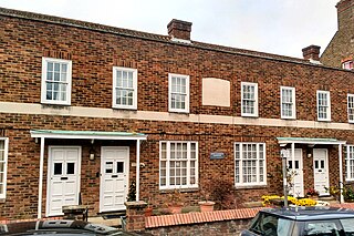 <span class="mw-page-title-main">Queen Elizabeth's Almshouses, Richmond</span> Almshouses in Richmond, southwest London