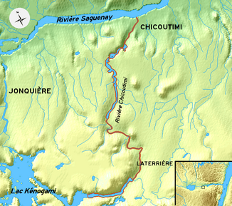 Kursen för Rivière aux Sables kan ses på bildens vänstra kant