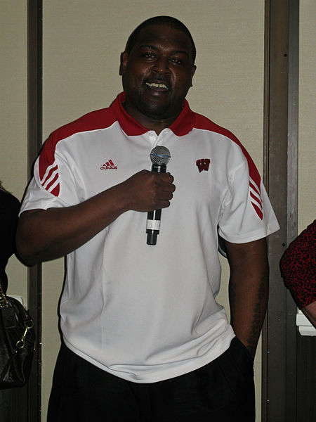 File:Ron Dayne 2010.jpg