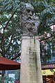 Buste de Claude Monet sur la place Saint-Amand