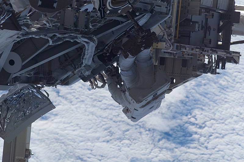 File:S115E05647 - STS-115 - Stefanyshyn-Piper performs first EVA during STS-115 - Expedition 13 joint operations - DPLA - bc2dd2c05a07be49a81267434a4d42df.jpg
