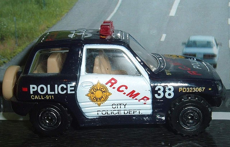 File:S144 Suzuki Samurai 4x4 - Canada Police - RCMP Royal Canadian Mounted Police(!!) (2596933447).jpg