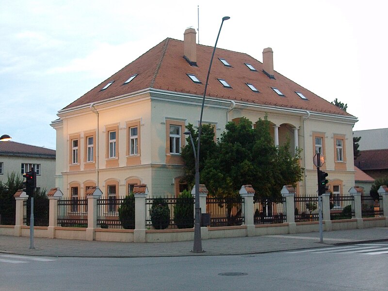 File:Sabacka biblioteka.JPG