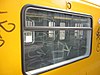 Zerkratzte Fensterscheiben eines Berliner U-Bahn-Zuges