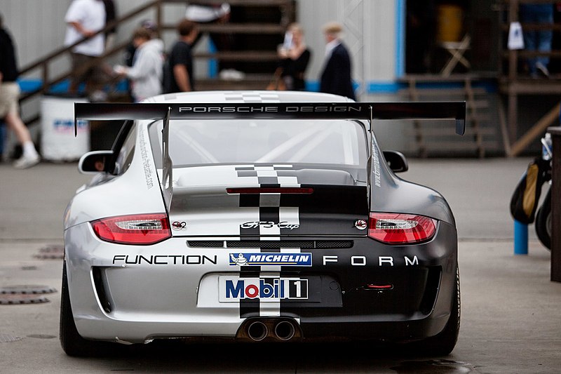 File:Silver Porsche Design 997 GT3 Cup rear view (Porsche Rennsport Reunion IV).jpg