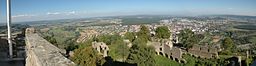 Beschreibung: Panorama-Blick von der Festung Hohentwiel hinunter nach Singen.
Quelle: selbst fotografiert
Datum: 8. September 2005
Ort: Singen (Hohe...