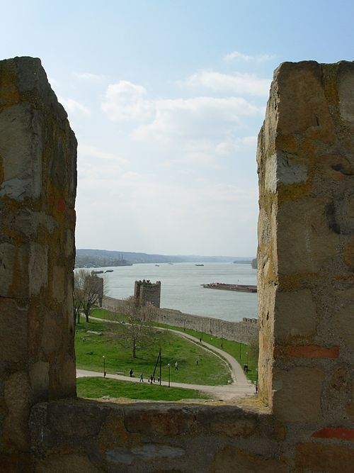 A view to the northern wall and Danube.