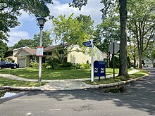 Fichier:Soundview_Village_Subdivision,_Port_Washington_North,_Long_Island,_New_York_August_10,_2021_B.jpg