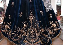 Goldwork, Belgium, 19th century St Laurentius-olv mantel.jpg