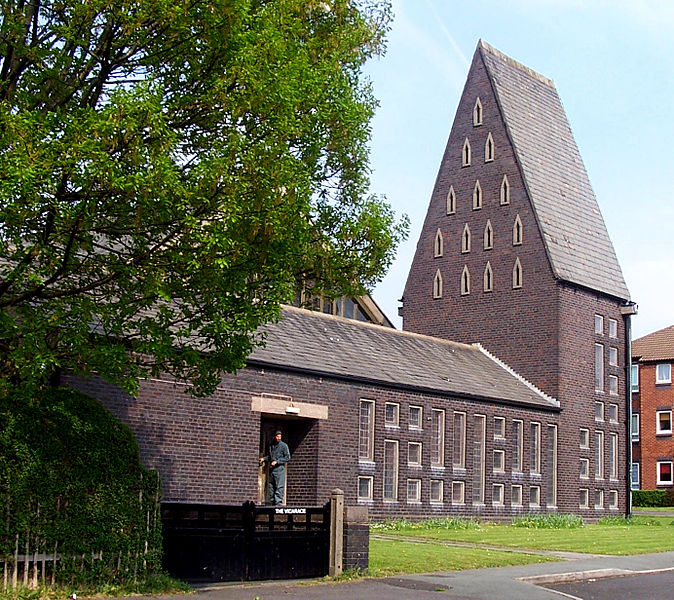 File:St Mark's Church, Chadderton.jpg